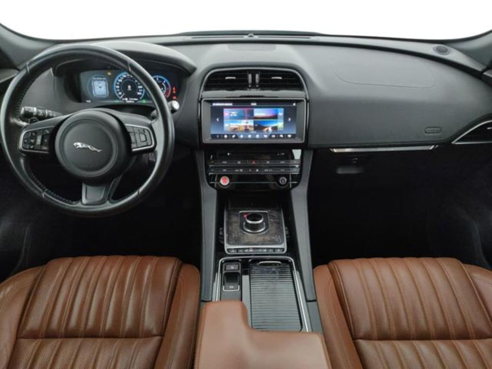 Jaguar F-Pace usata a Modena (16)