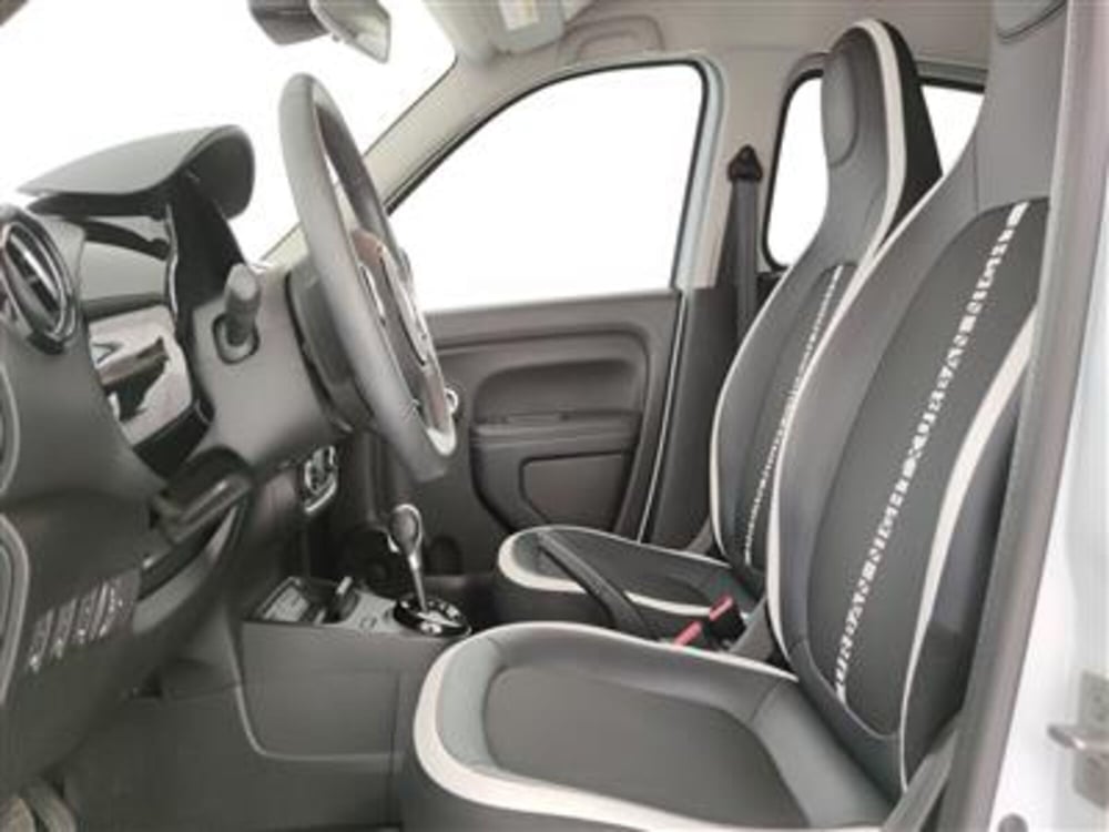Renault Twingo usata a Bari (12)
