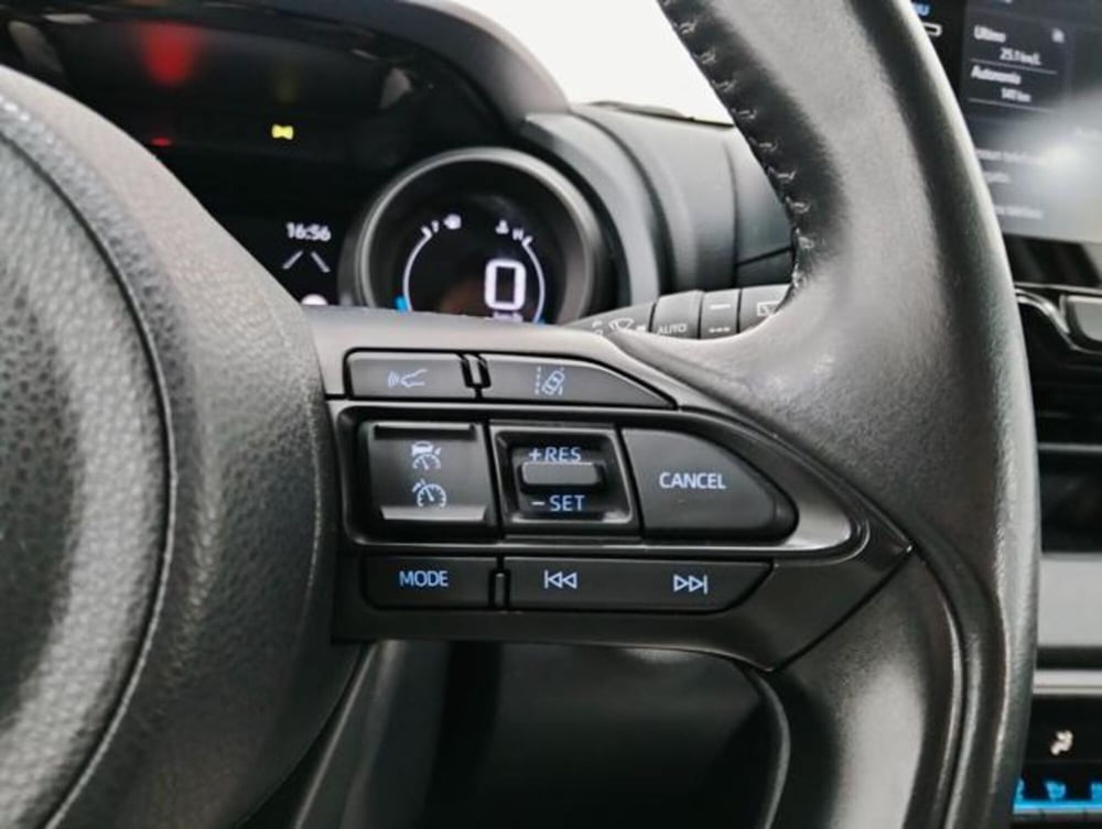 Toyota Yaris Cross usata a Como (11)