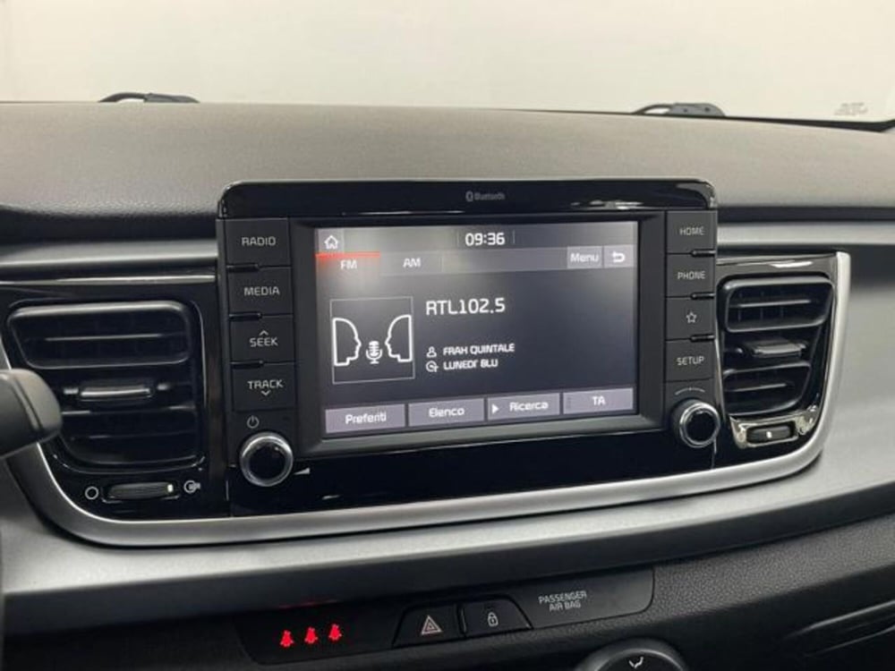 Kia Rio usata a Como (12)