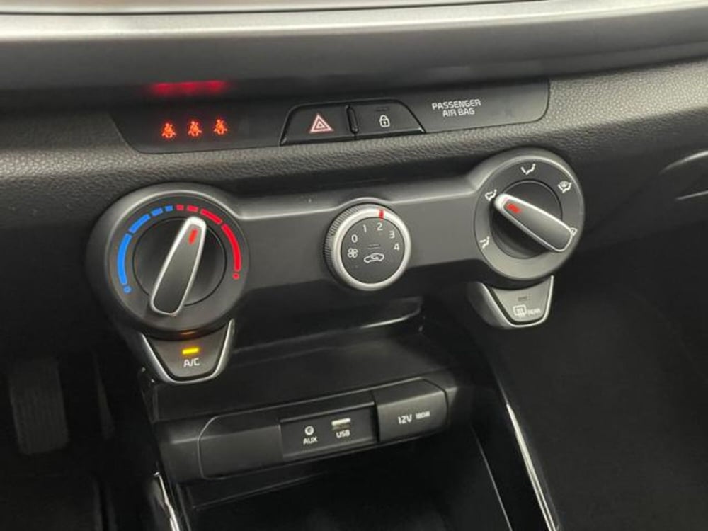 Kia Rio usata a Como (17)