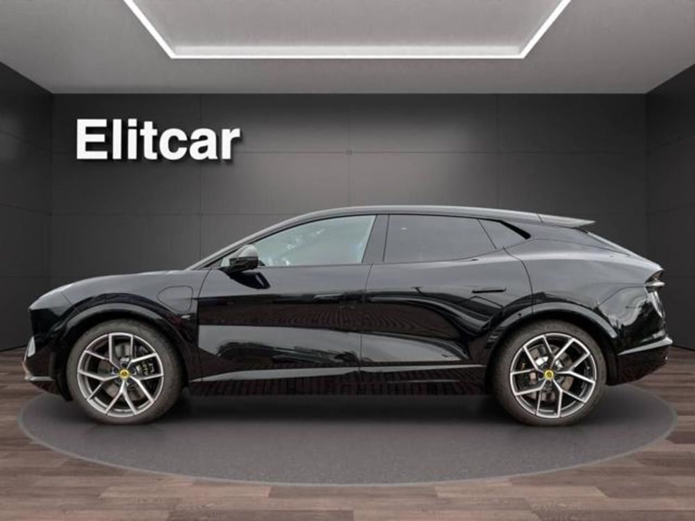 Lotus Eletre nuova a Milano (2)