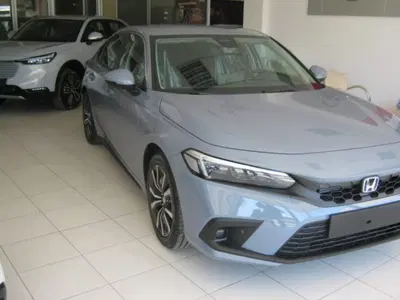 Honda Civic 2.0 hev Elegance ecvt nuova a Porto San Giorgio