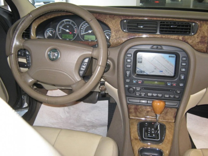 Jaguar S-Type usata a Fermo (7)