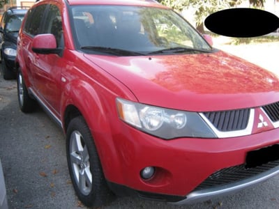 Mitsubishi Outlander 2.0 DI-D Instyle 7 p.ti DPF del 2009 usata a Porto San Giorgio