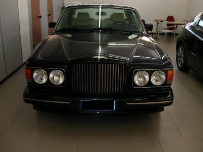 Bentley Berlina Turbo R del 1990 usata a Porto San Giorgio