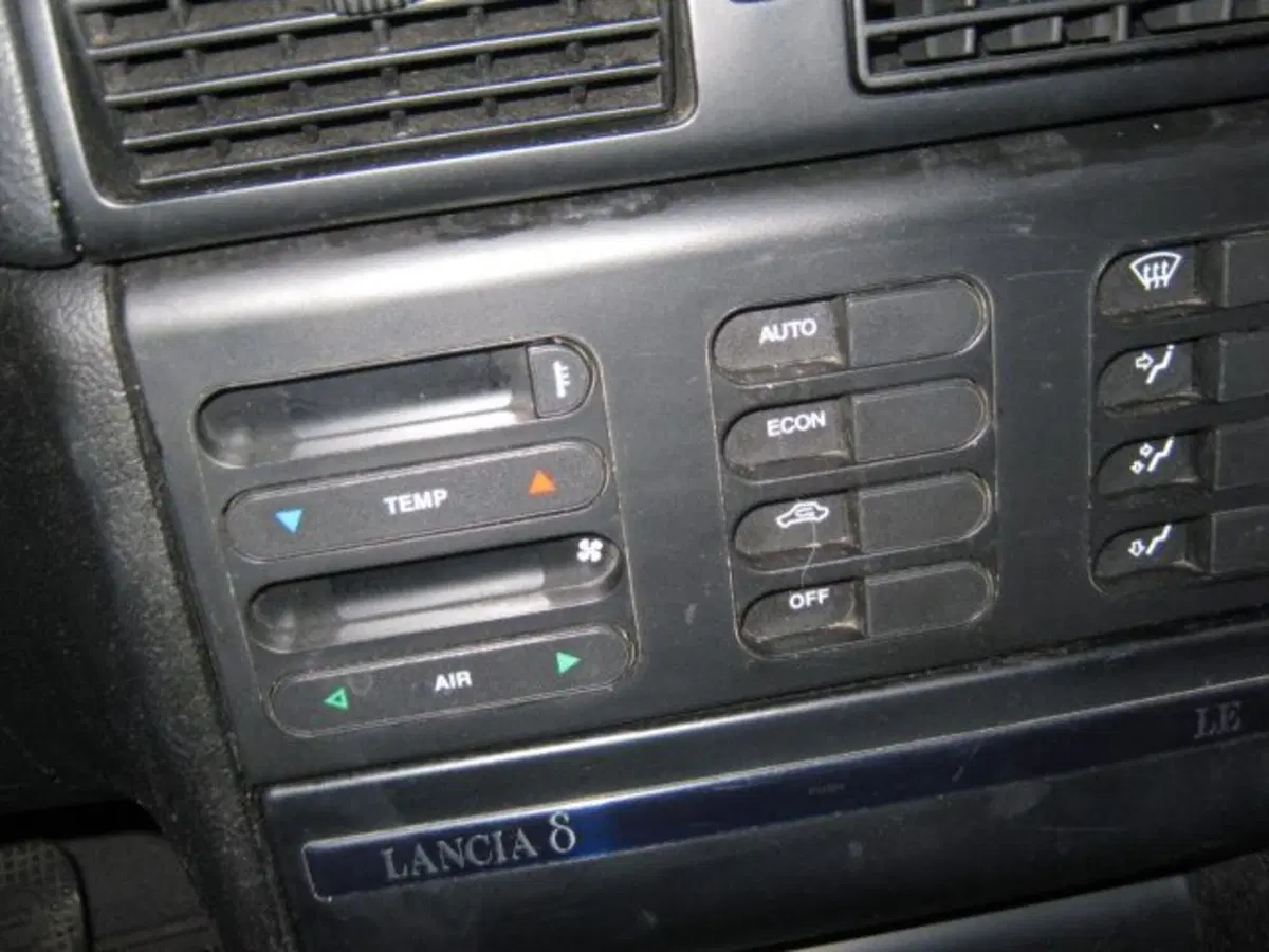 Lancia Delta usata a Fermo (9)