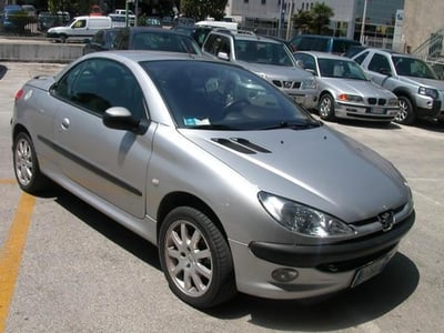 Peugeot 206 Cabrio 16V CC del 2001 usata a Porto San Giorgio