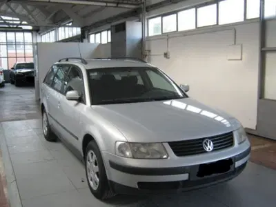 Volkswagen Passat Variant 1.9 TDI/115 CV cat C.line del 2000 usata a Porto San Giorgio