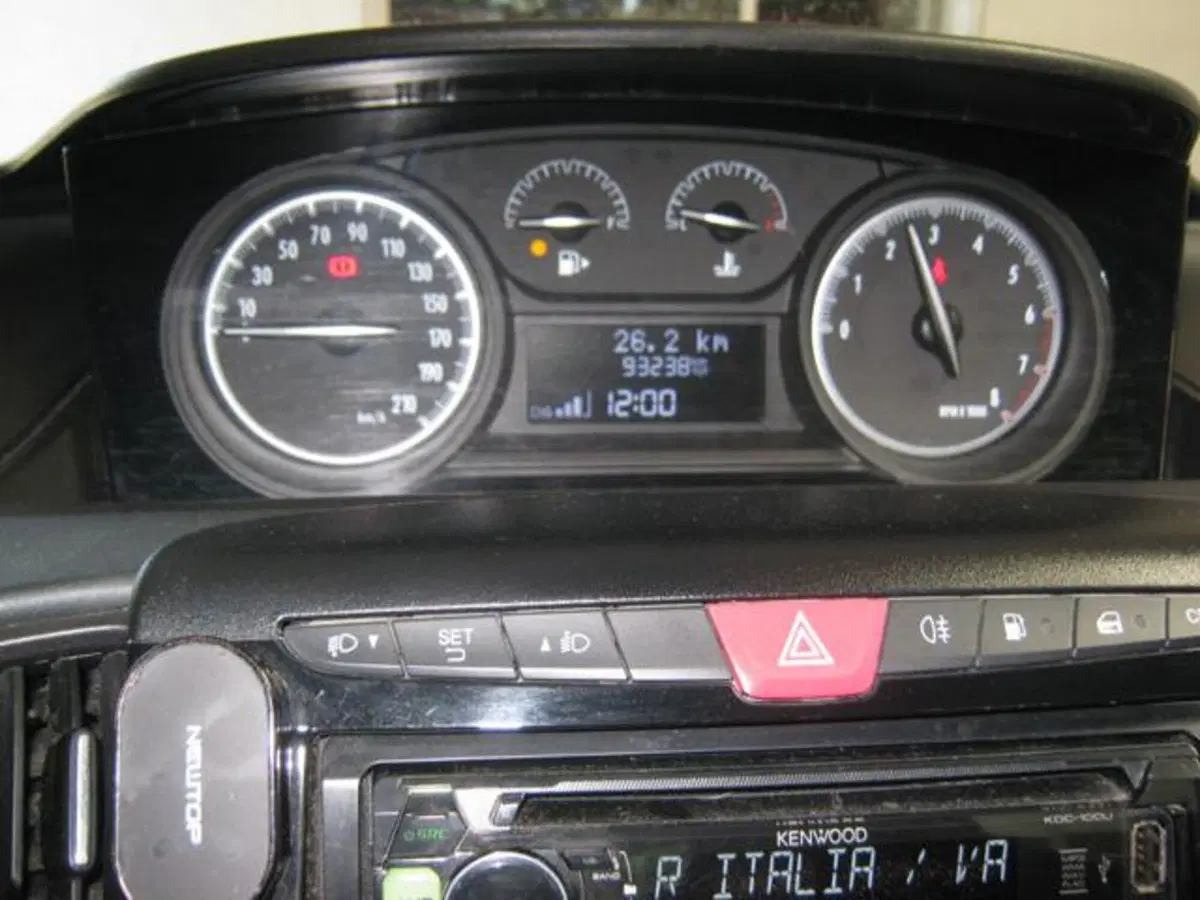 Lancia Ypsilon usata a Fermo (13)