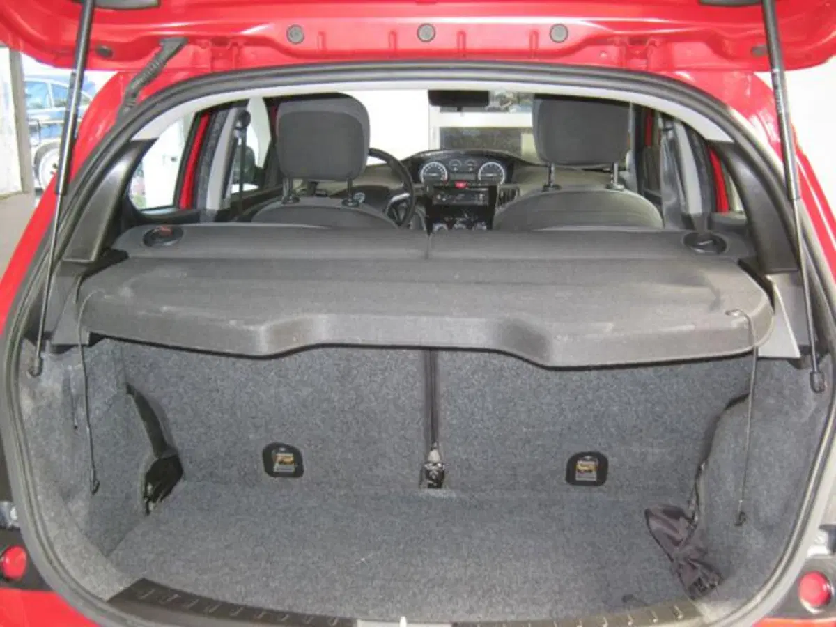Lancia Ypsilon usata a Fermo (5)