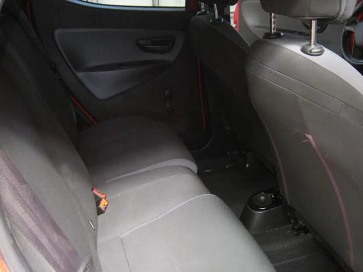 Lancia Ypsilon usata a Fermo (9)