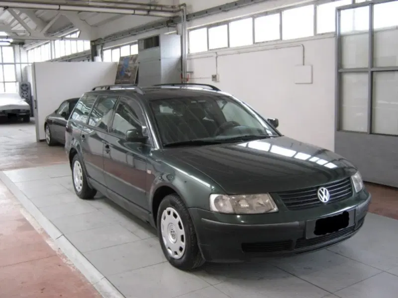 Volkswagen Passat Variant usata a Fermo
