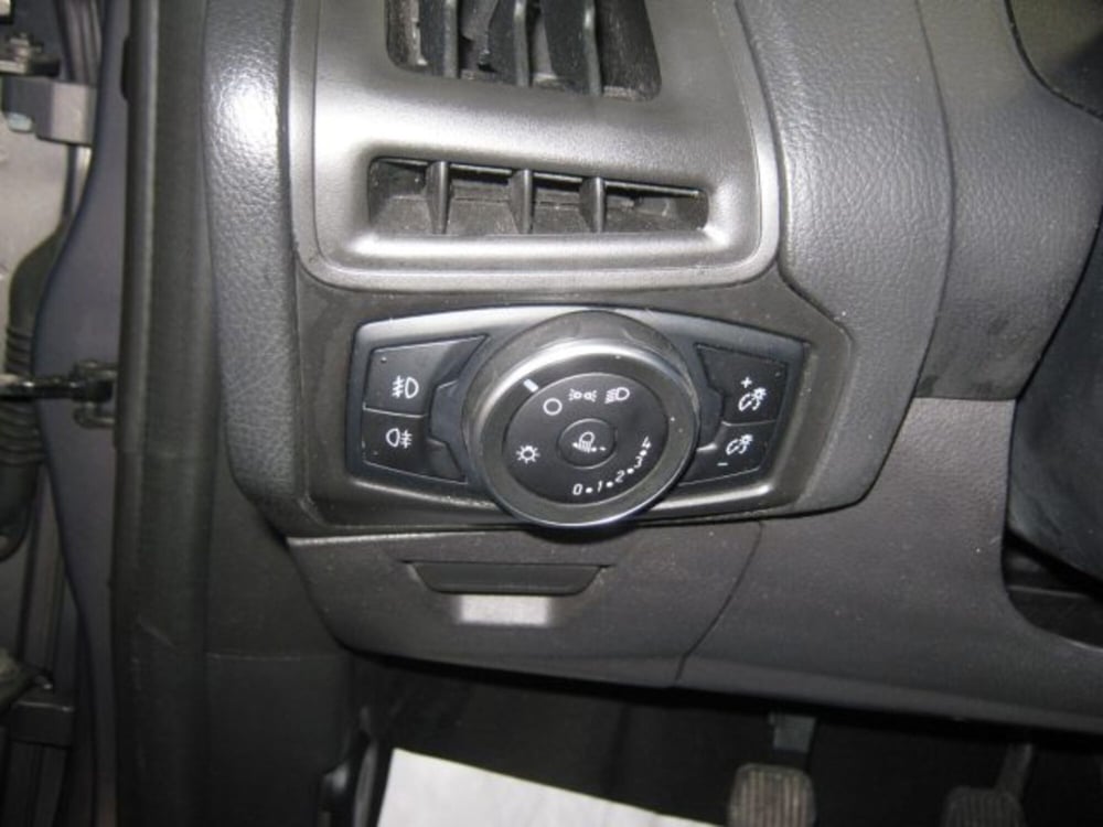 Ford Focus Station Wagon usata a Fermo (11)
