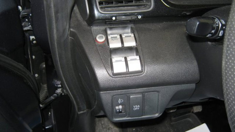 Honda FR-V usata a Fermo (13)