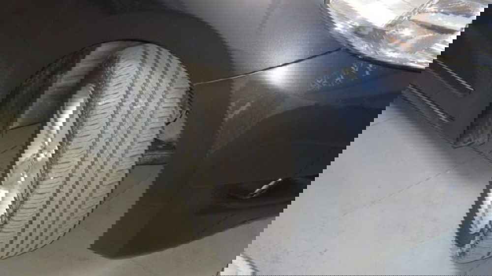 Honda FR-V usata a Fermo (15)