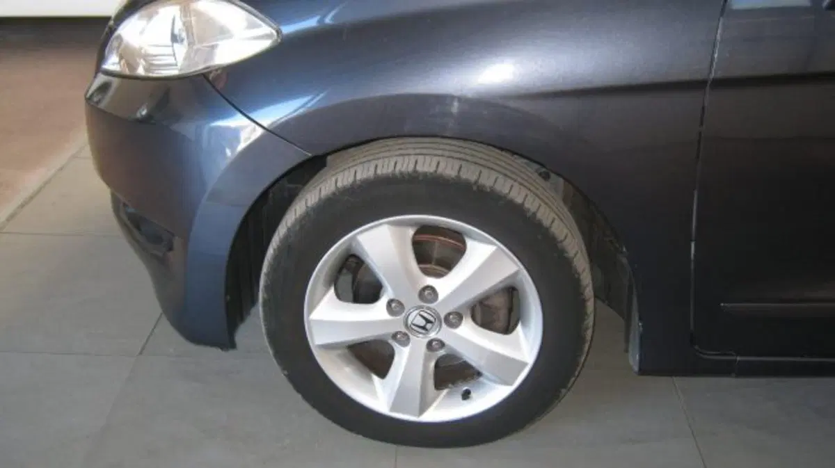 Honda FR-V usata a Fermo (16)