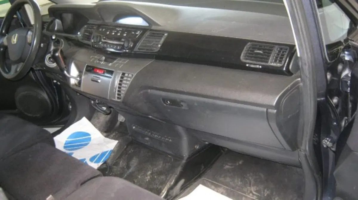 Honda FR-V usata a Fermo (6)