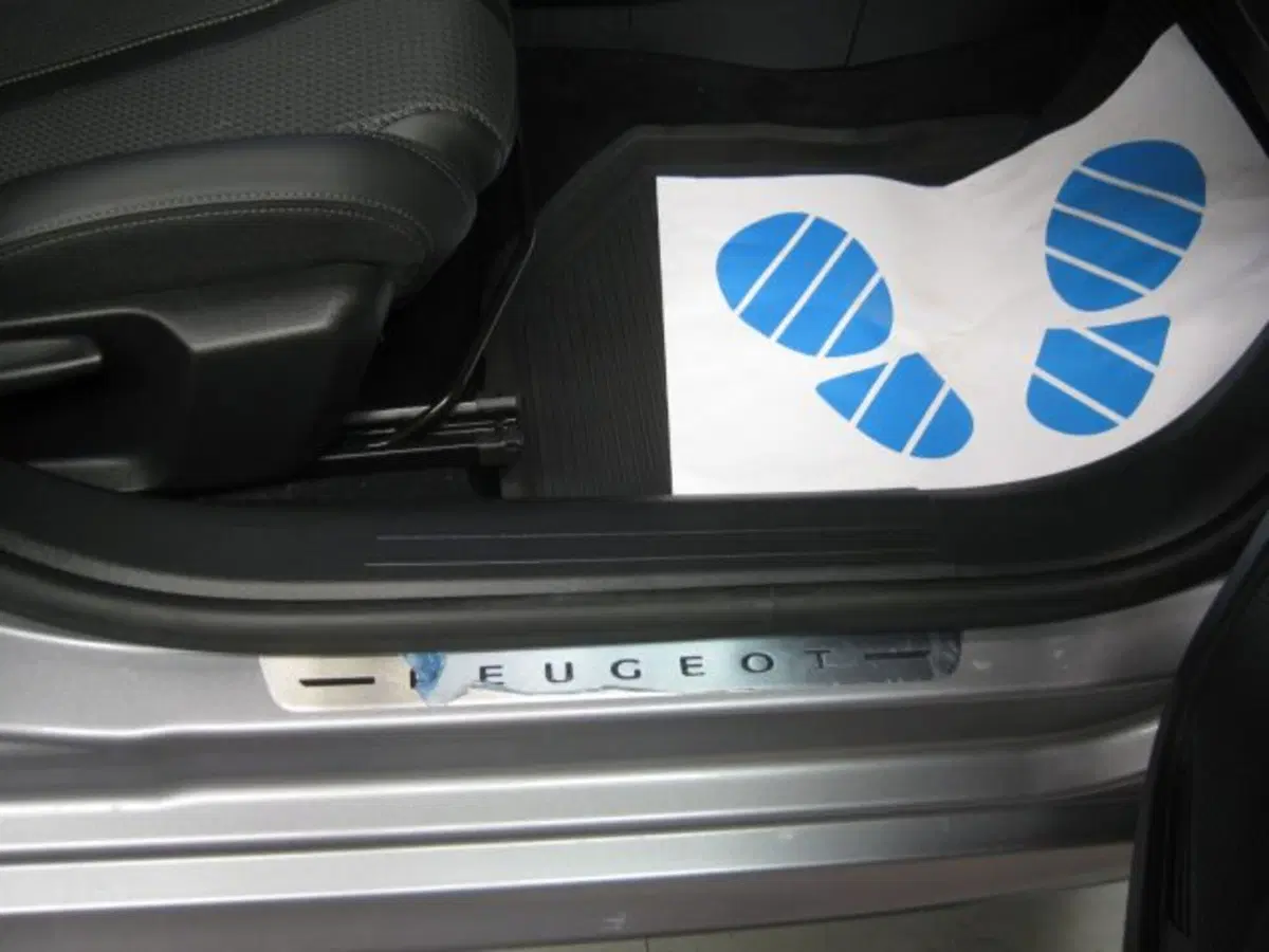 Peugeot 208 usata a Fermo (18)