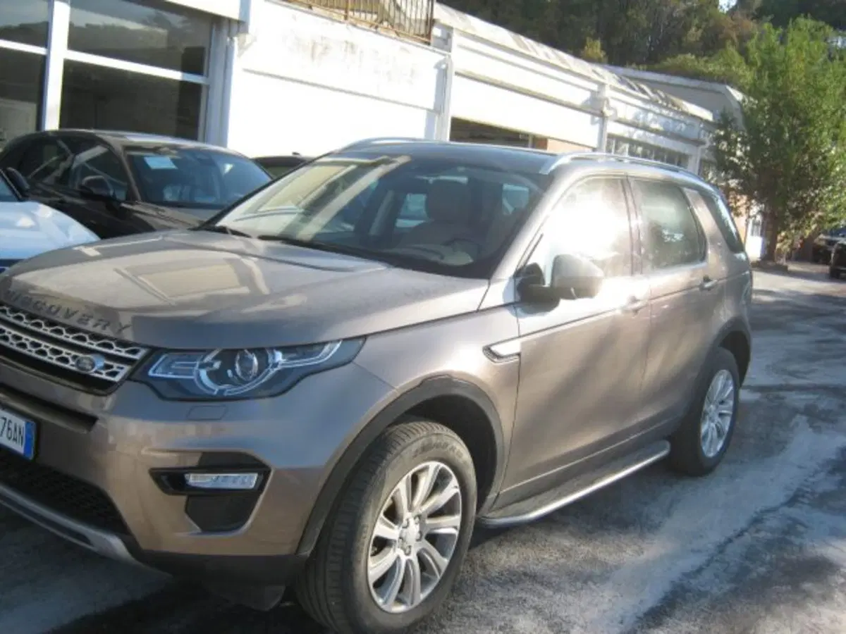 Land Rover Discovery Sport usata a Fermo