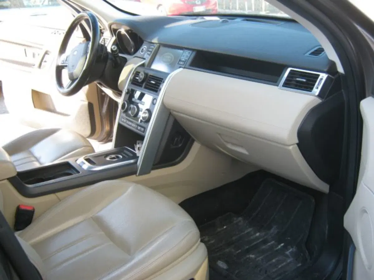 Land Rover Discovery Sport usata a Fermo (11)