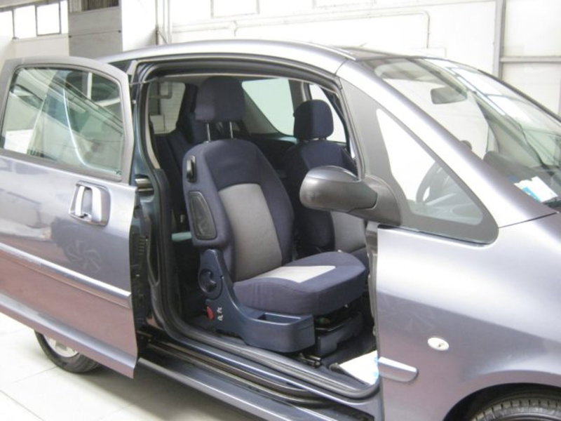 Peugeot 1007 usata a Fermo (9)