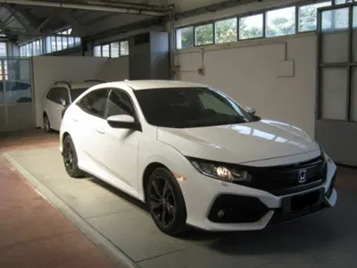 Honda Civic 1.0T 5 porte Elegance Navi del 2018 usata a Porto San Giorgio
