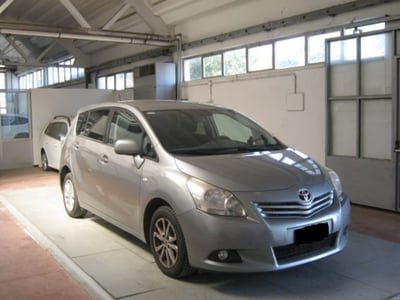 Toyota Verso 2.0 D Active 7 posti del 2012 usata a Porto San Giorgio