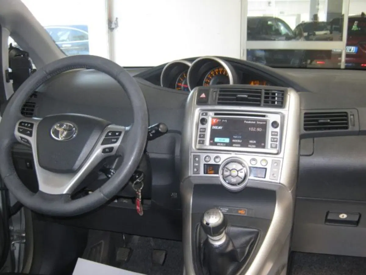 Toyota Verso usata a Fermo (8)