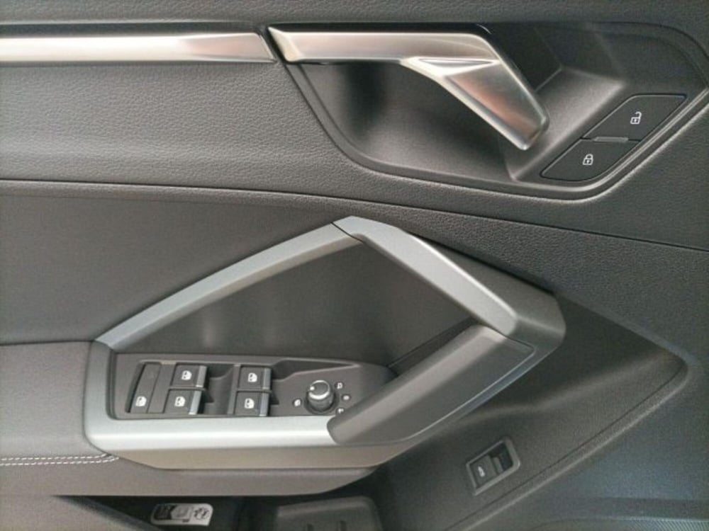 Audi Q3 Sportback nuova a Novara (15)