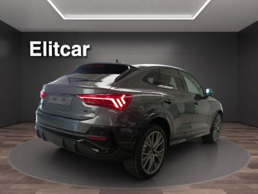 Audi Q3 Sportback nuova a Novara (4)
