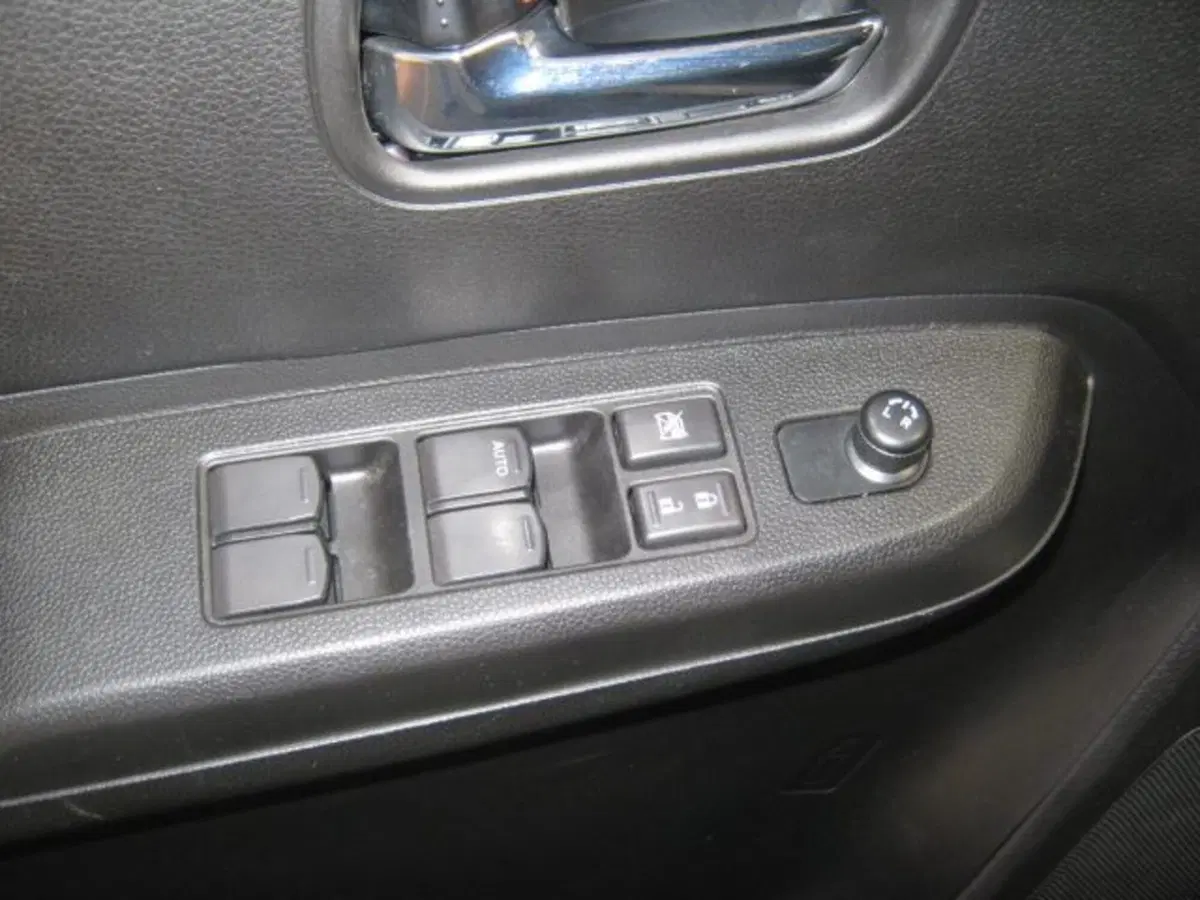 Suzuki Ignis usata a Fermo (16)