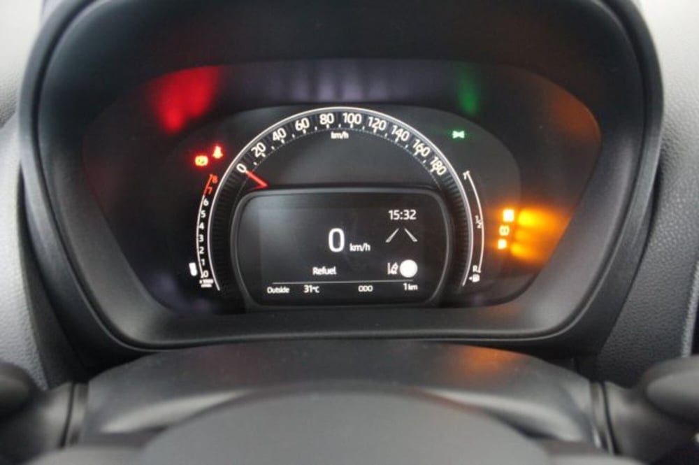 Toyota Aygo X nuova a Roma (12)
