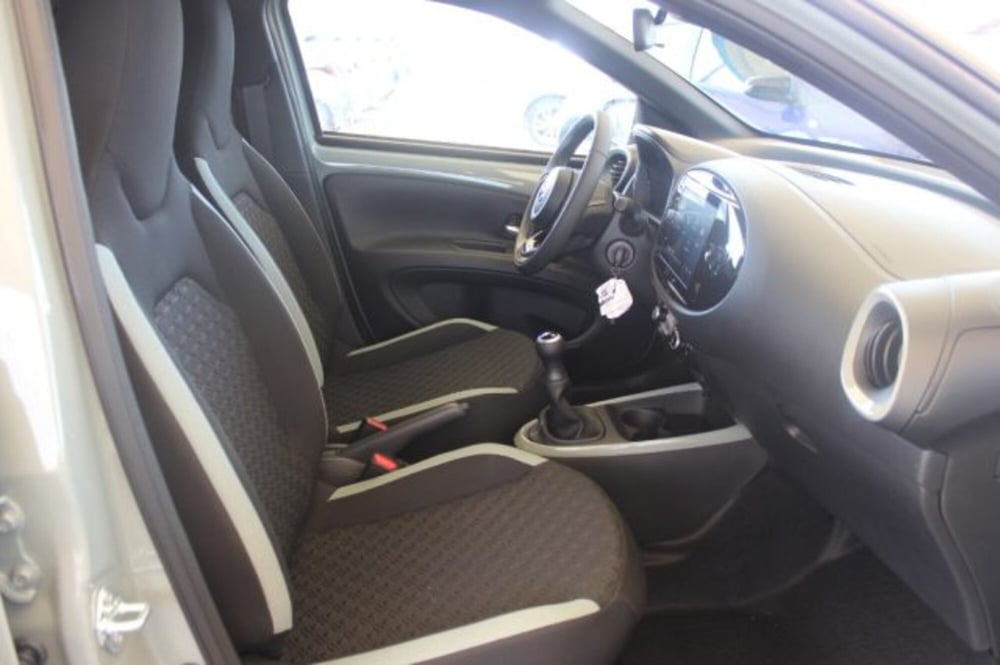Toyota Aygo X nuova a Roma (9)