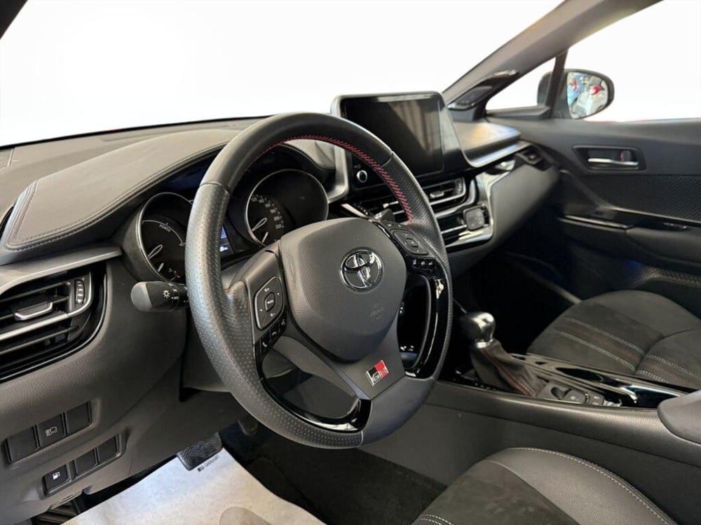 Toyota Toyota C-HR usata a Monza e Brianza (12)