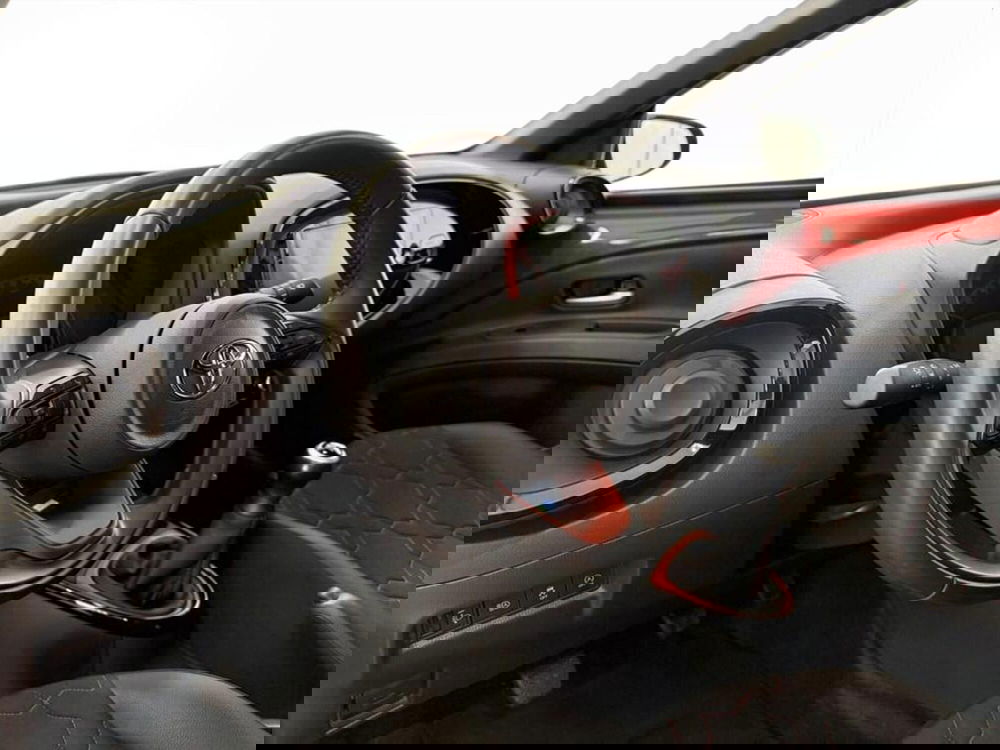 Toyota Aygo X usata a Monza e Brianza (12)