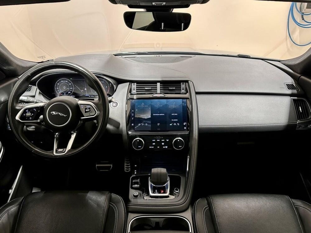 Jaguar E-Pace usata a Varese (4)