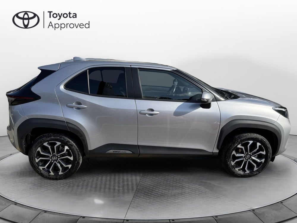 Toyota Yaris Cross usata a Como (11)