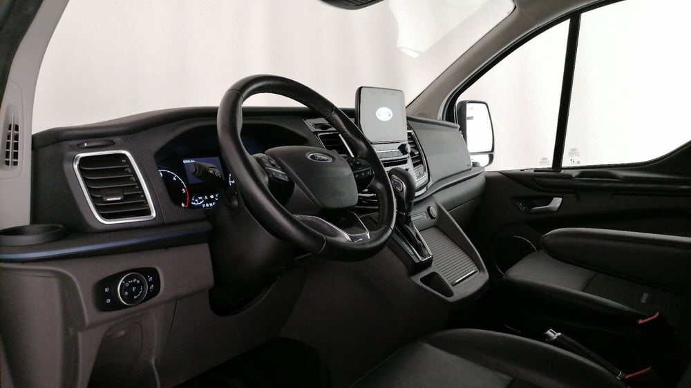 Ford Tourneo Custom usata a Roma (12)