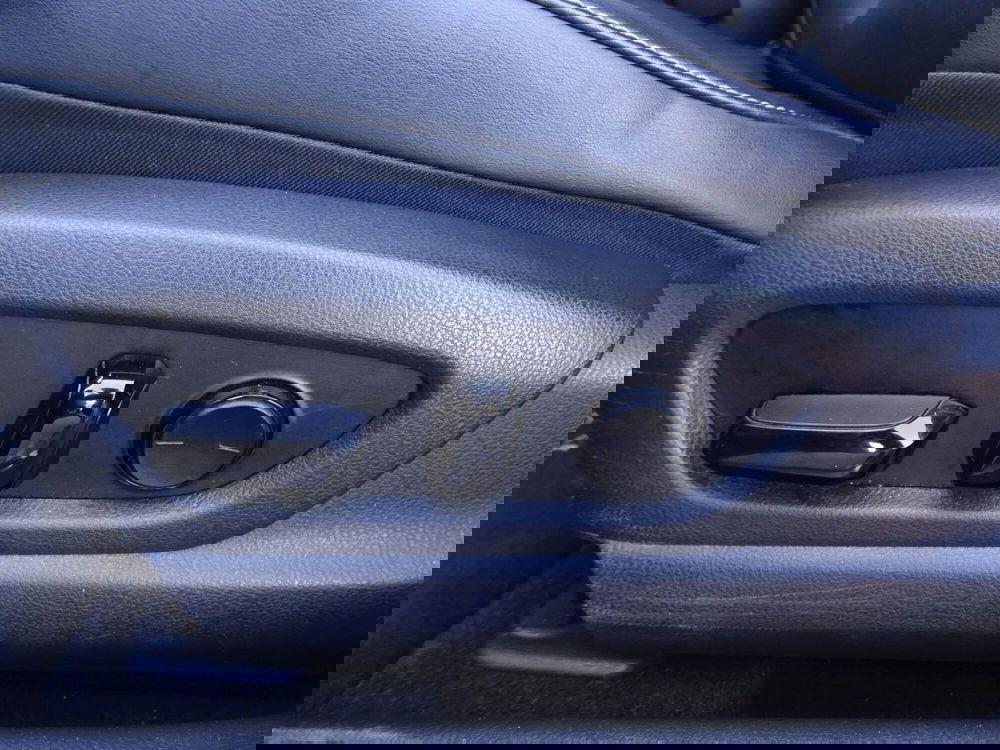 Lexus UX usata a Treviso (14)