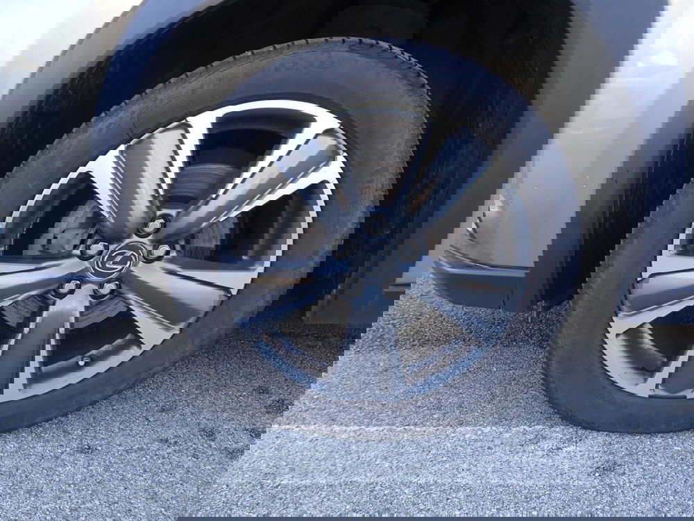 Lexus UX usata a Treviso (8)