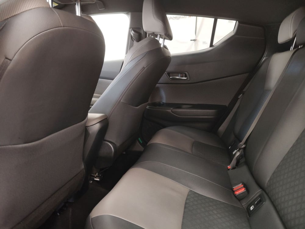 Toyota Toyota C-HR usata a Roma (15)