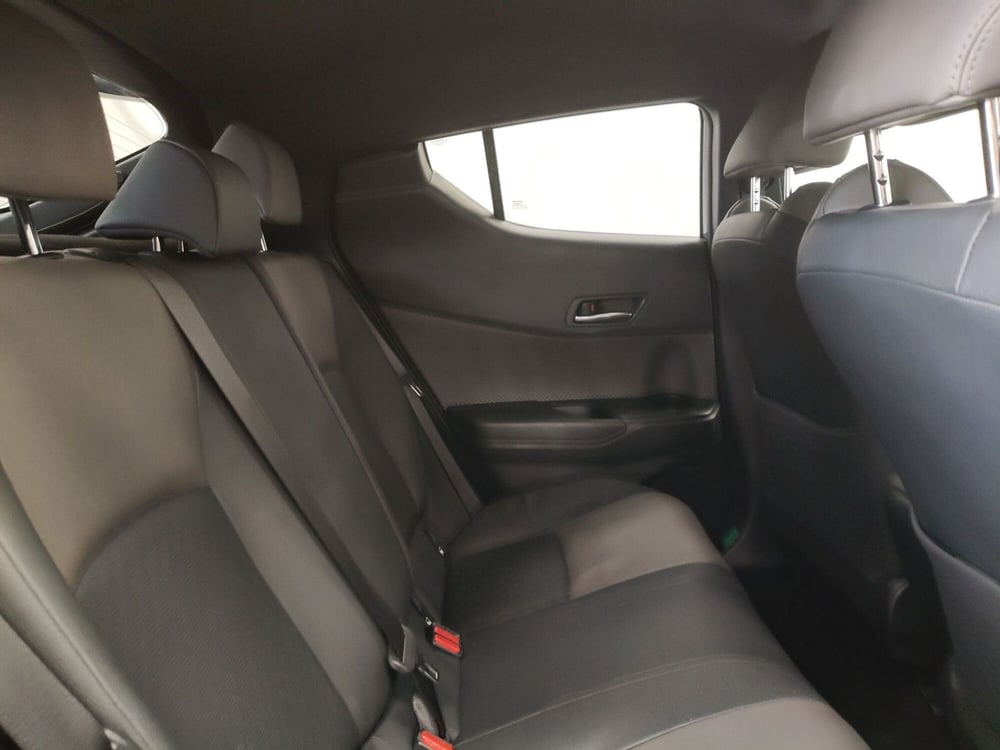 Toyota Toyota C-HR usata a Roma (8)