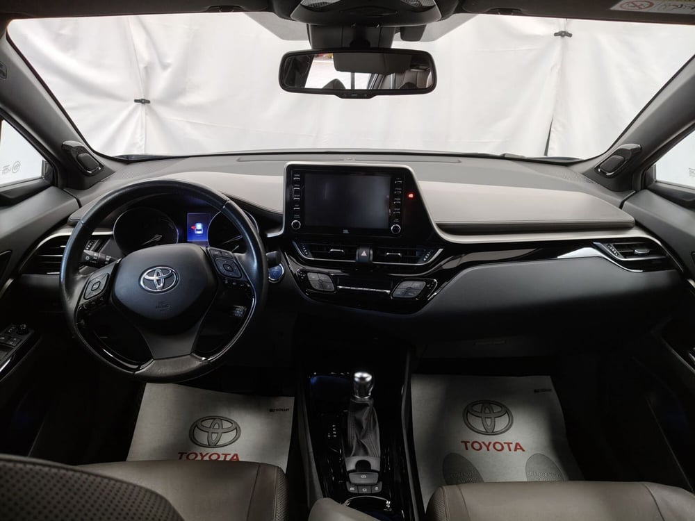 Toyota Toyota C-HR usata a Roma (9)