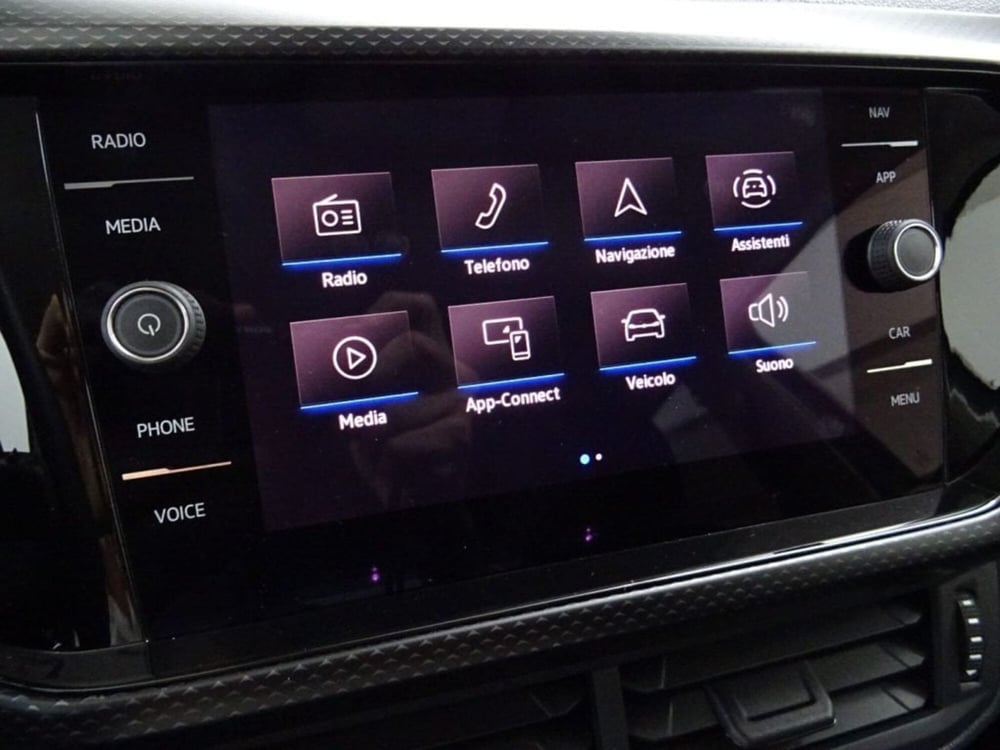 Volkswagen T-Cross usata a Como (11)