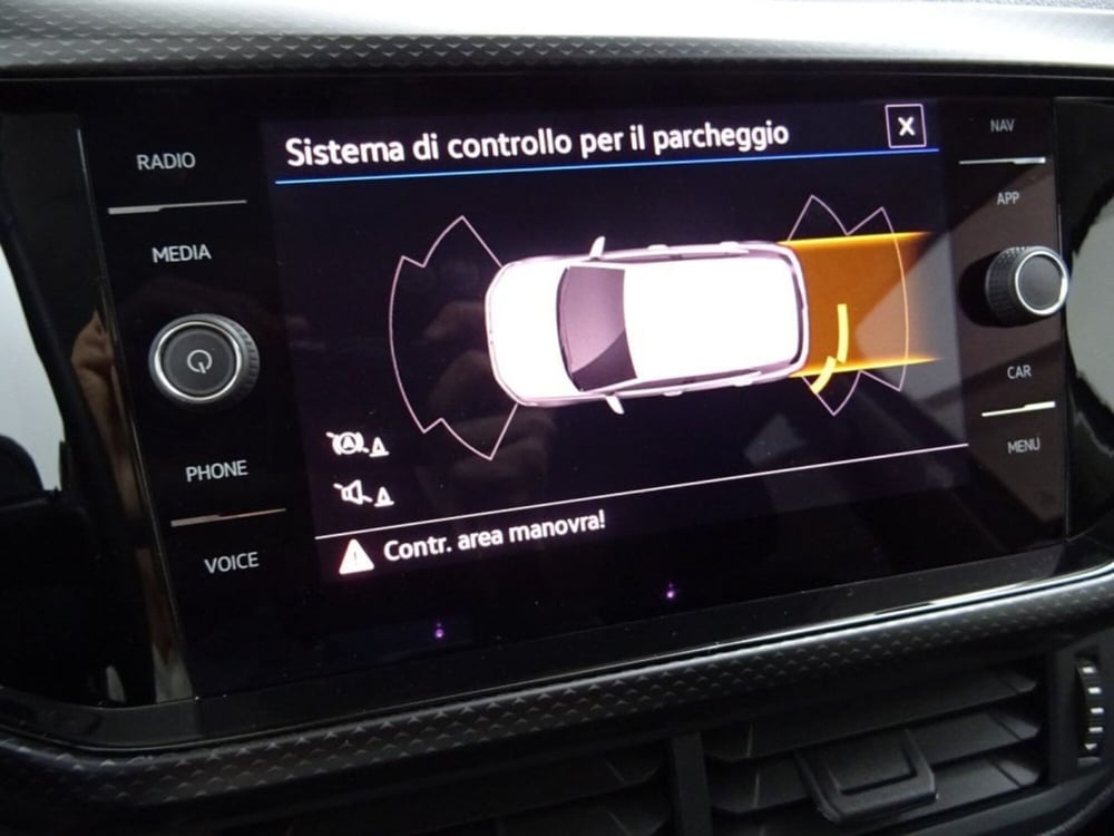 Volkswagen T-Cross usata a Como (12)