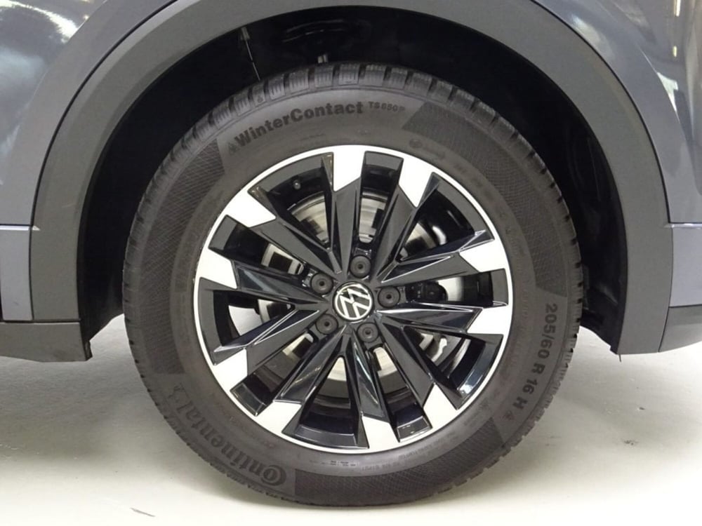 Volkswagen T-Cross usata a Como (8)