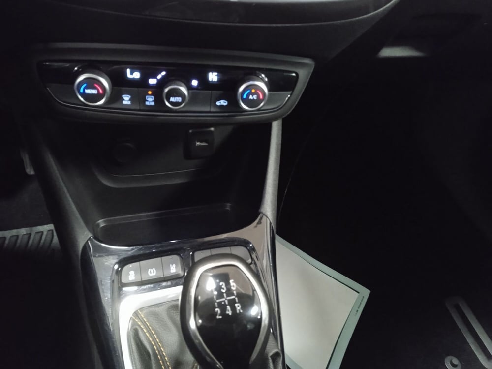 Opel Crossland X usata a Torino (14)