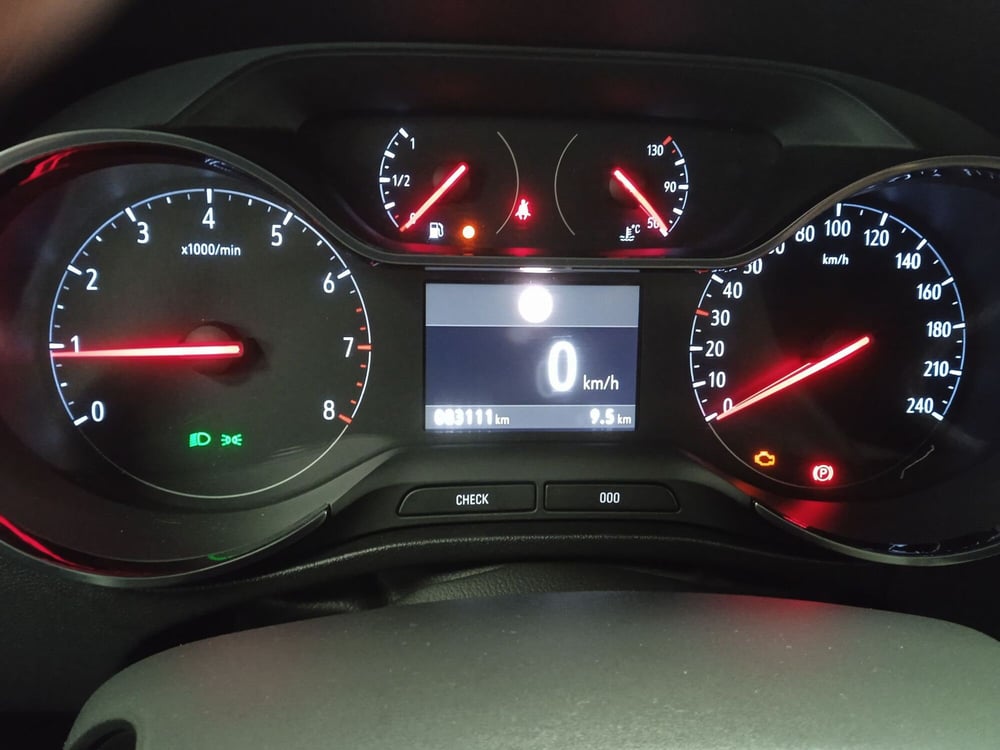 Opel Crossland X usata a Torino (9)