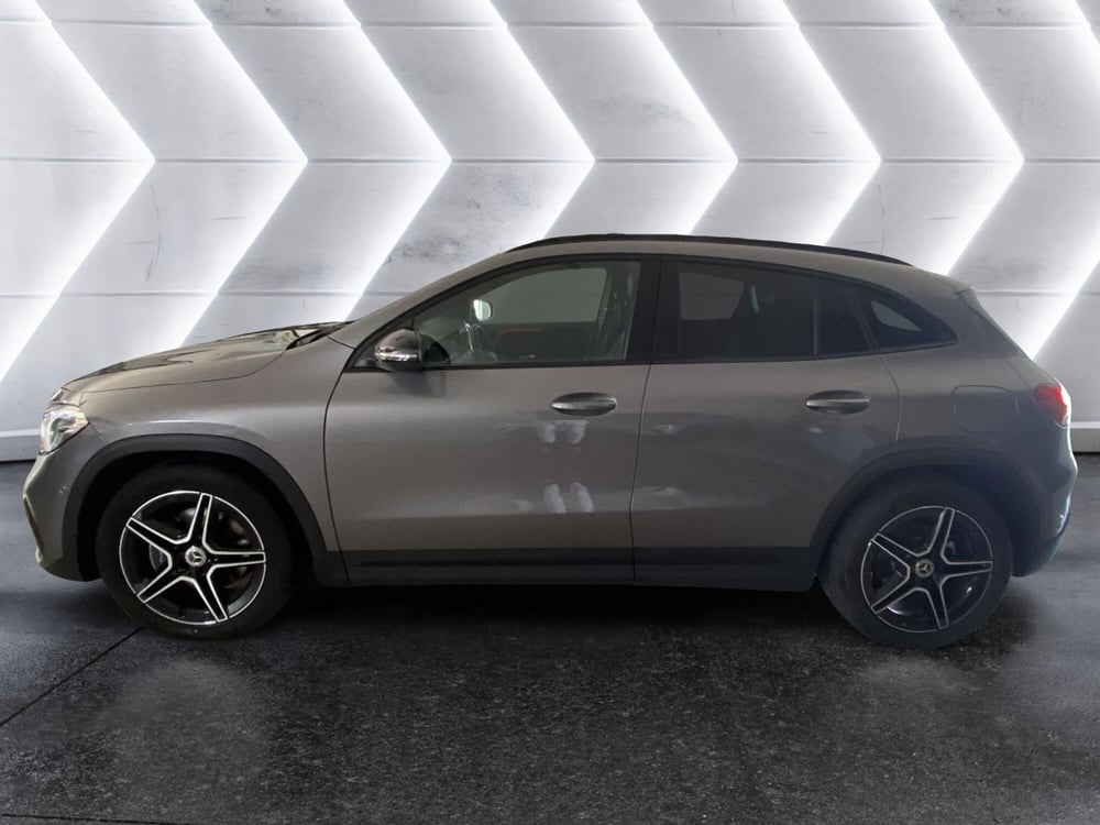Mercedes-Benz GLA SUV usata a Napoli (5)